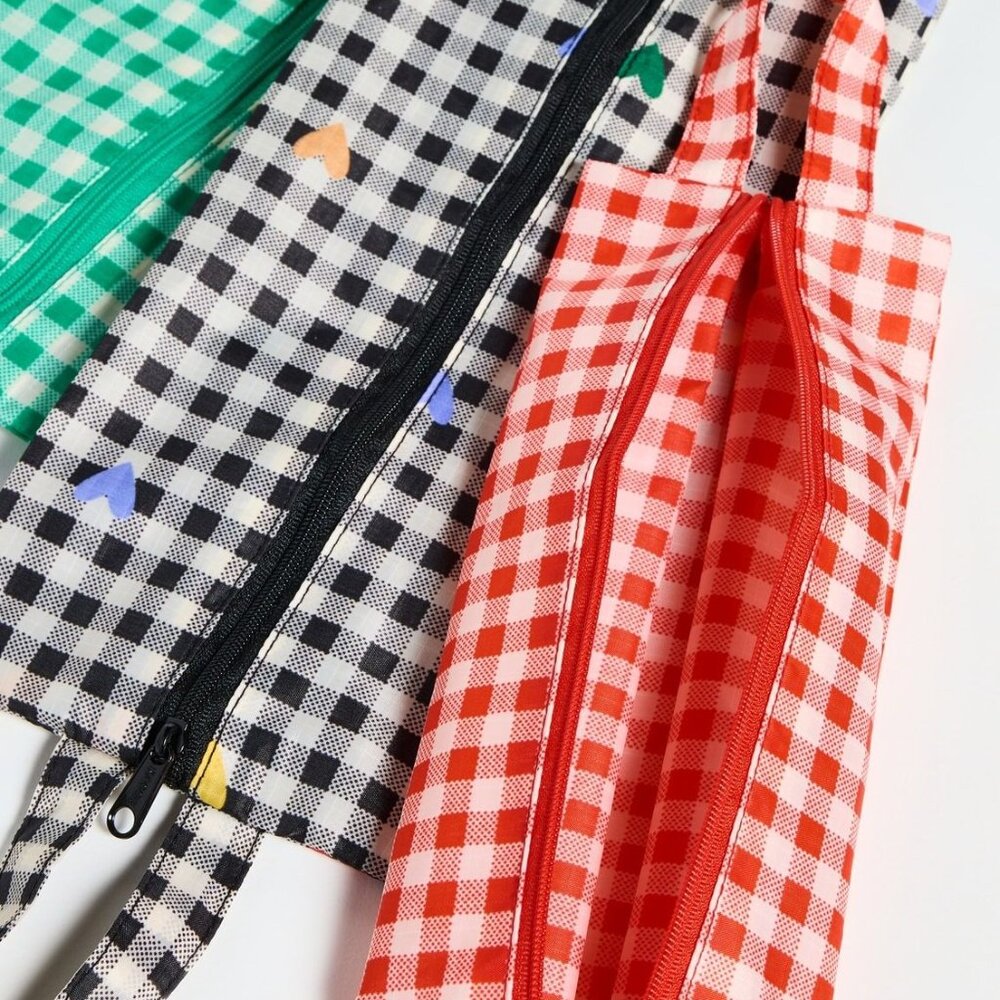 NWT Baggu 3D Zip Set - Gingham (Red Gingham, Gingham Hearts, Green Gingham) - Picture 6 of 7